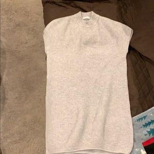 Sleeveless knit tunic